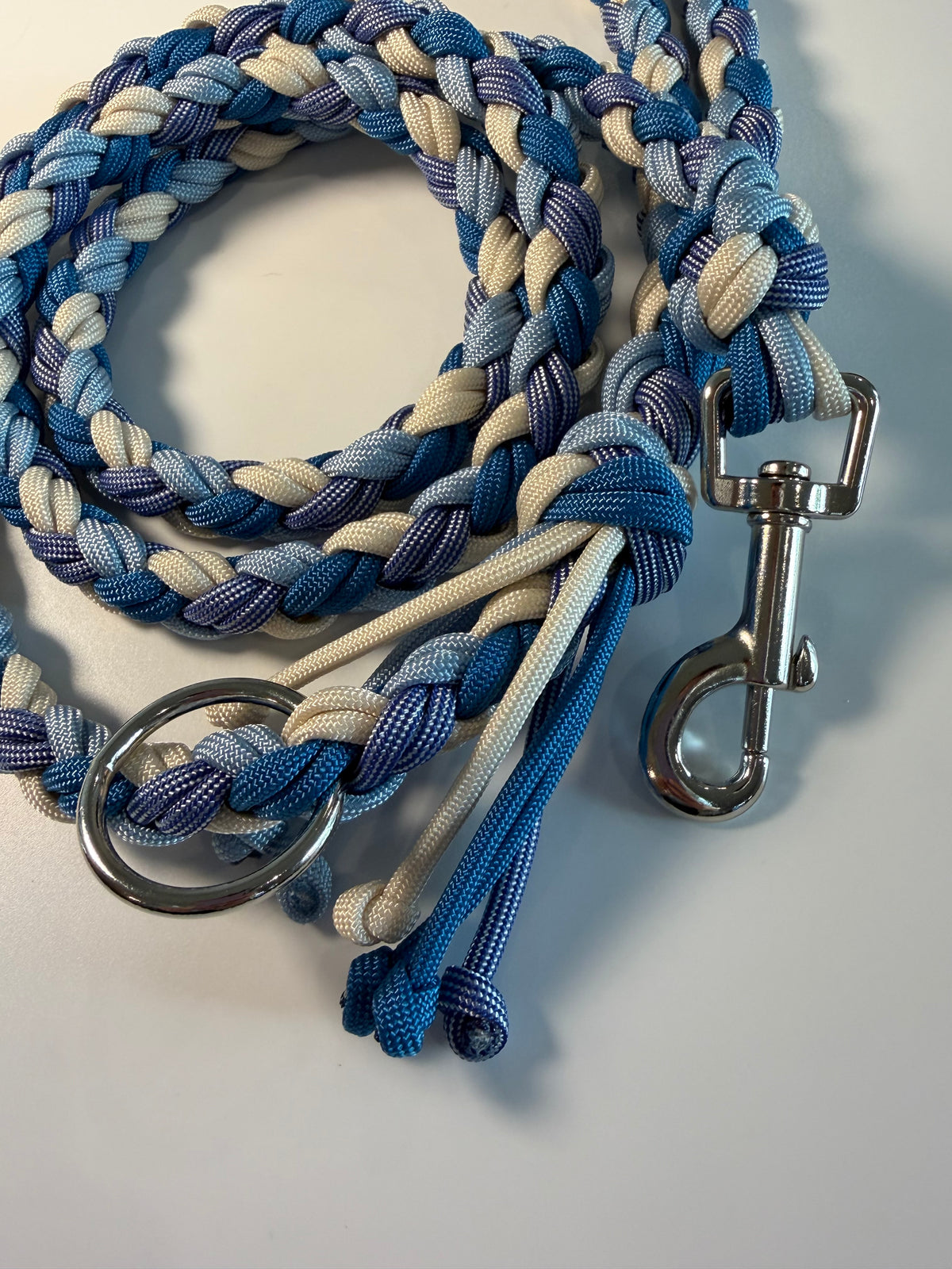 Sandy Waves Paracord Leash