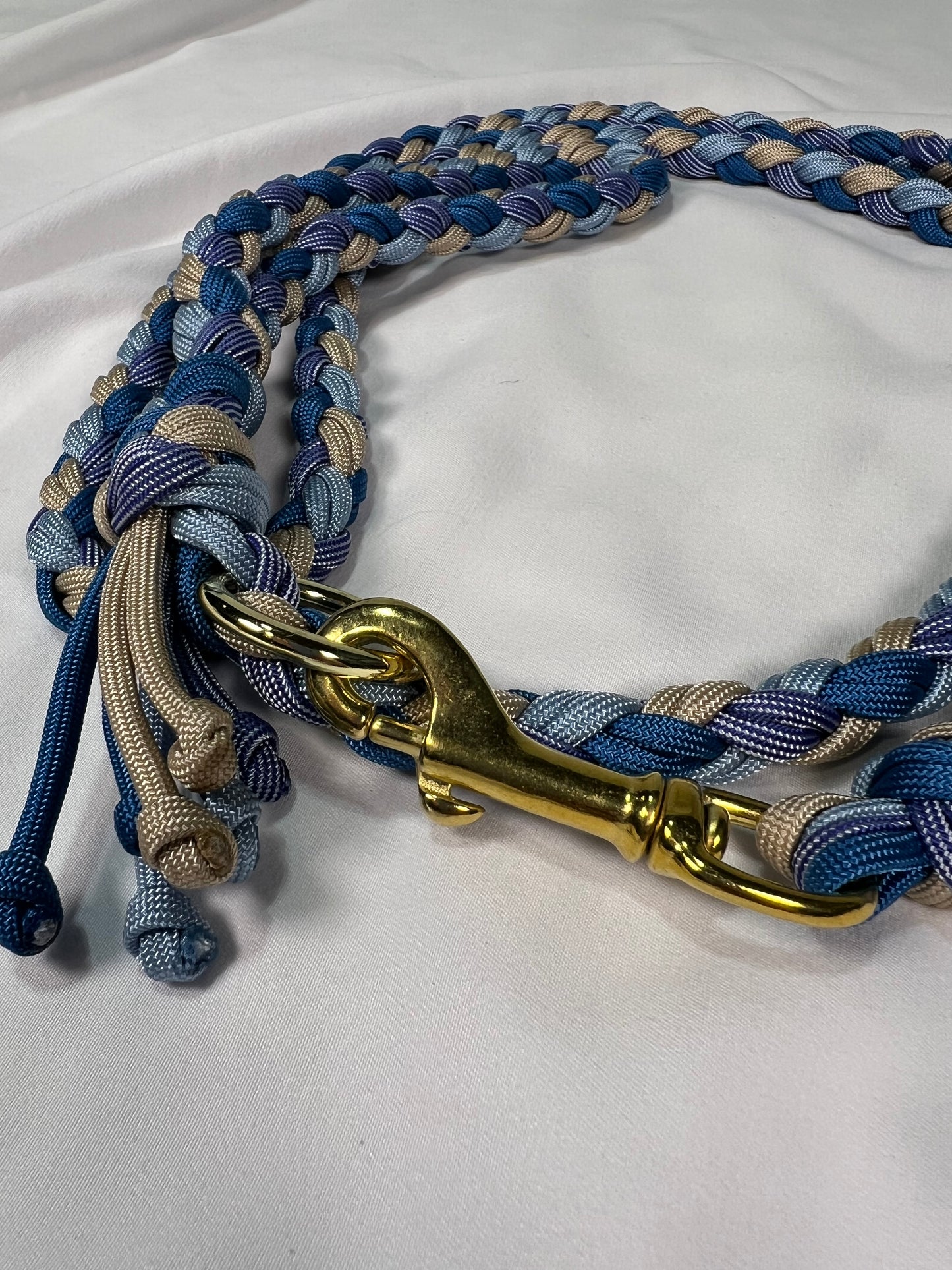 Sandy Waves Paracord Leash
